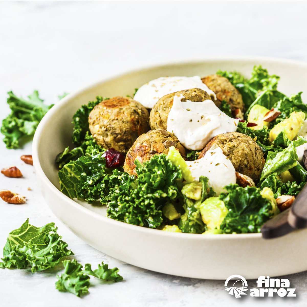 finaarroz's tweet photo. Que tal si hoy preparamos unas deliciosas Albongidas Veganas con lentejas Fina Granos
.
.
.
#finaarroz #alimentosfina #lentejas #albondigas #veganas #vegano #albondigasveganas #comidasaludable #sana #vidasana #tbt #jueves #26septiembre #comidaverde #verdeplaneta #calabozo https://t.co/L3mDuM6Dri