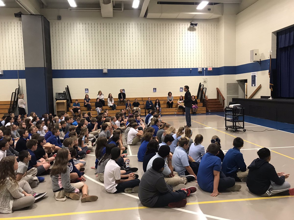 MidValleySC's tweet image. Thank you to the #FBI Scranton Office for speaking  to the students in 5th and 6th grade  at the Mid Valley Elementary Center regarding #Internet Safety.  @MidValleySD