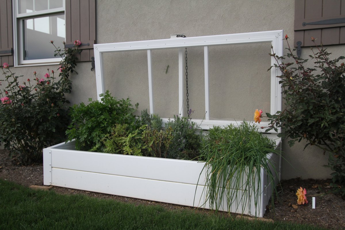 SuperiorRailing's tweet image. Get your #coldframes now and keep your #garden growing this #fall! hubs.ly/H0jsPNP0