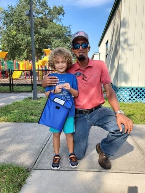 sarasotaschools's tweet photo. Englewood Elementary School’s RR teacher, Cathy Monda, invited moms and dads to visit the classroom and attend a Reading Recovery lesson. They spent time learning and loved it! #ReadingRecoveryWorks #ReadingRecoverySCS https://t.co/rPeszP5b4y