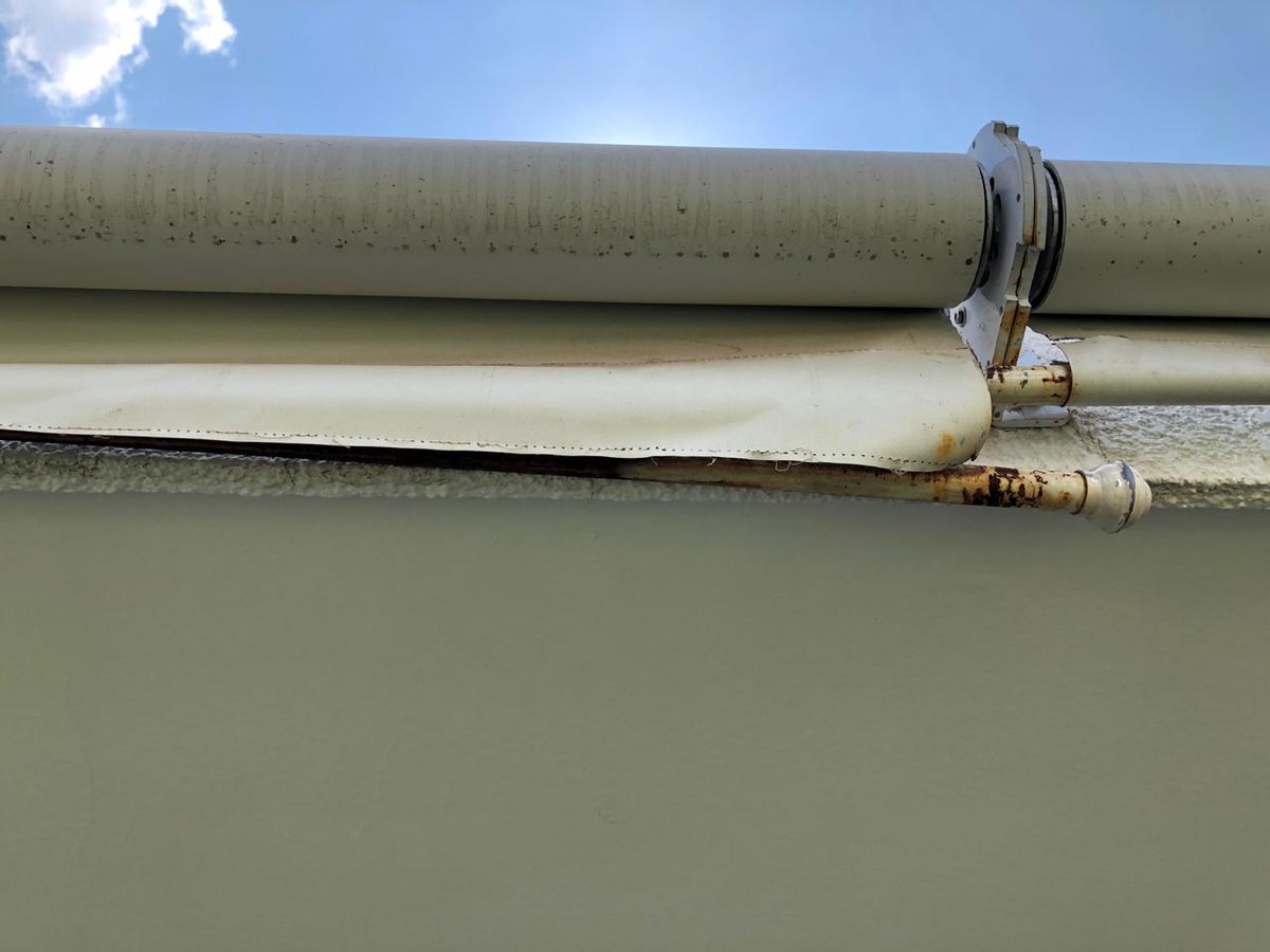 Ignacio72381616's tweet photo. Servicio de mantenimiento de toldos arrollables con lona de pvc.

Cortinas arrollables para protegerte del frío, viento, lluvia, sol, etc.

Más información por Whatsapp entrando al siguiente enlace➡️📱
https://t.co/SZAXuvsLje

Tel. 3230055 - 75533555

#SantaCruzDeLaSierraBolivia https://t.co/5MotgQiDqe