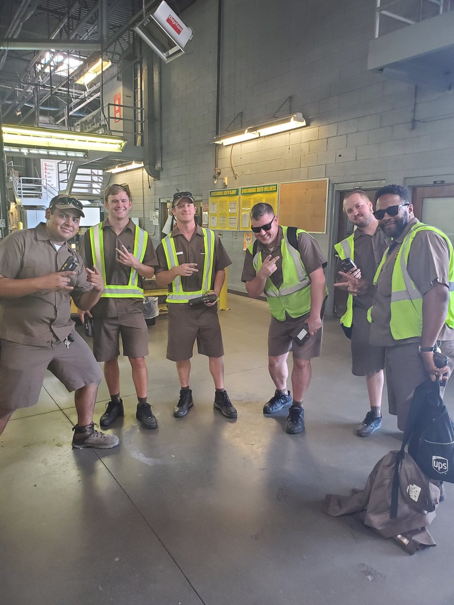 My air drivers are to cool. Small group discussion today about safety and where we are going as a center
#ups @SouthAtlUPSers