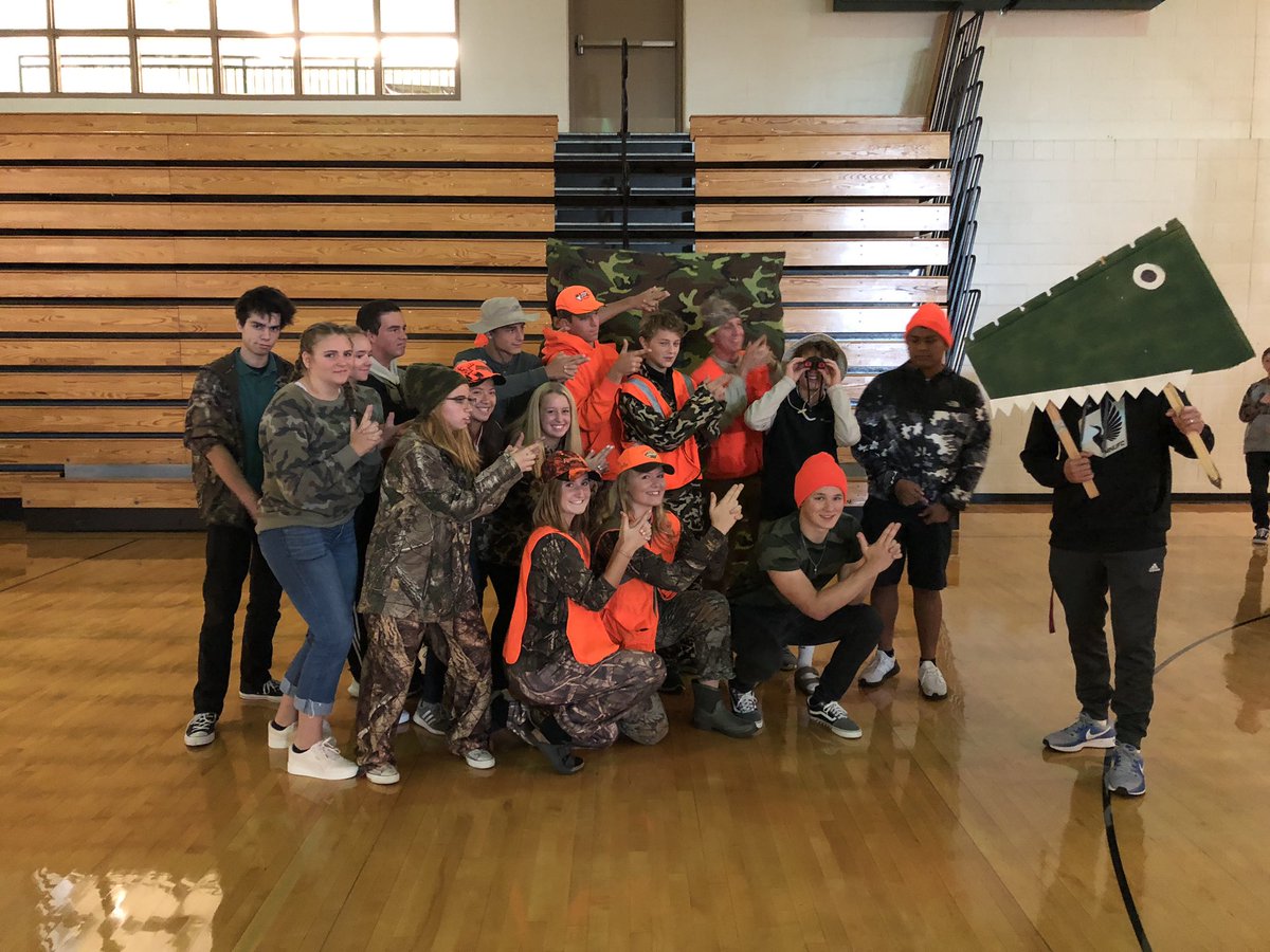 We’re going hunting🐊🐊#hfhomecoming2019
<a href="/HolyFamilyFire/">Holy Family Catholic High School</a>