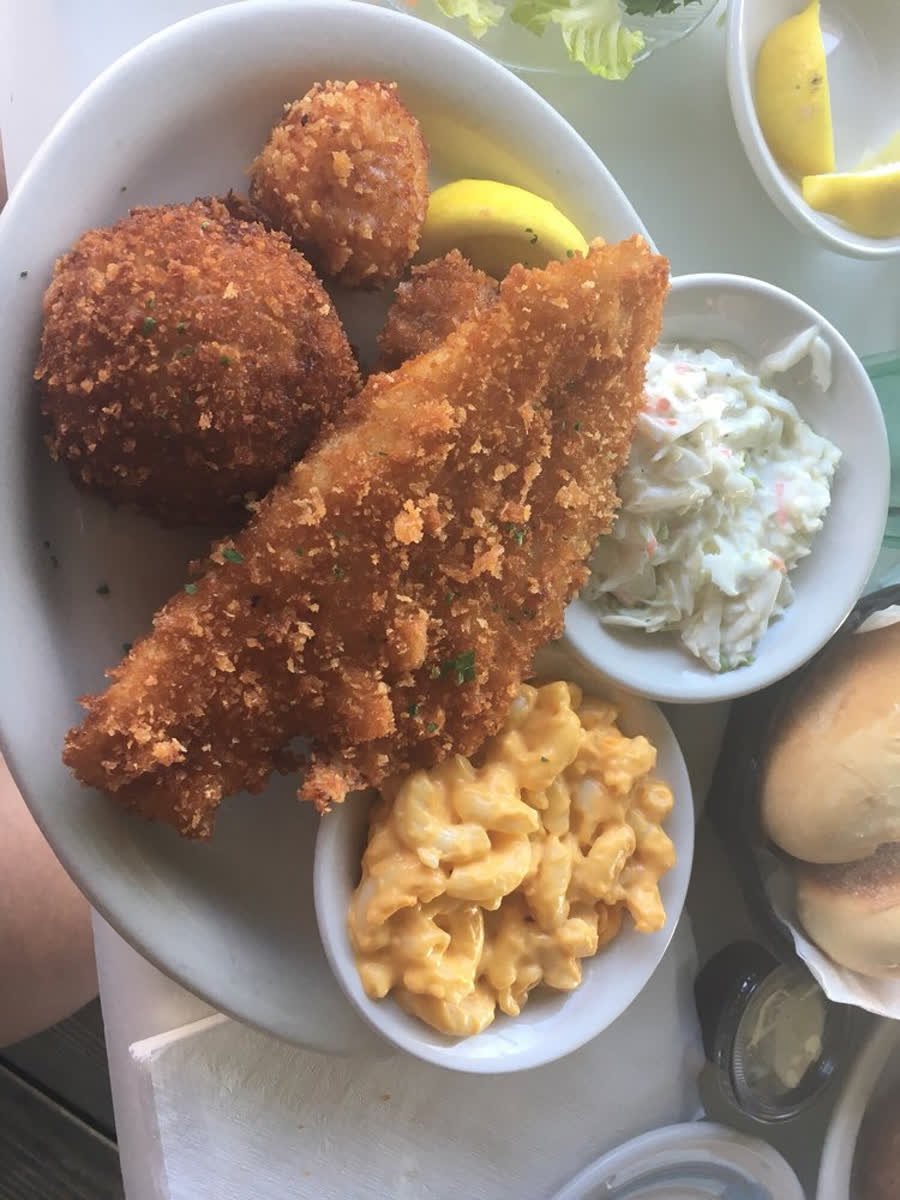 Urie's Waterfront tweet media
