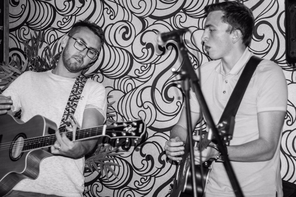 wrightmandm's tweet image. We open up the 🎤 ready to welcome some incredible talent in tonight @ Masons gin Bar &amp;amp; Bistro South Shields 👌🏻
Shoutout @iamdanlow with these awesome shots from last month! 📷#livemusic #openmic #rap #singer #musician #comedian #poet #southtyneside #southshields