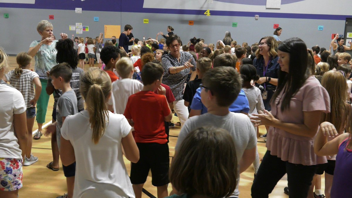 BSSDnews's tweet photo. Check out the story behind this fun assembly that @BSSDJLE students earned through their kind gestures and compliments!

Video: https://t.co/HDzOJZS7MV

Way to go, Supercats! Keep up the good work!

#WeAreBSSD https://t.co/68Z3pqTQ9l