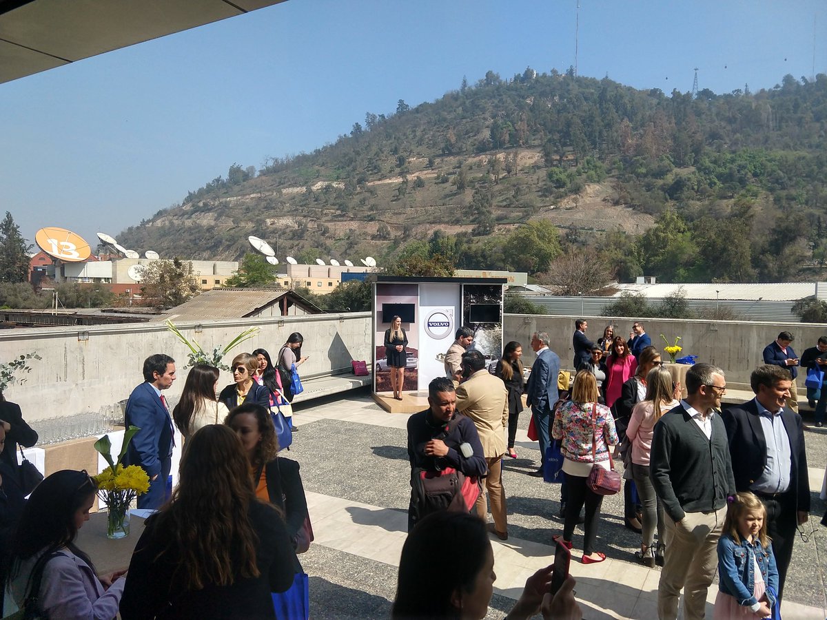 Junto a @revistacapital y @mempresarias estamos presentes en el premio “Ejecutiva del año 2019”, donde premiaremos a una mujer que destaca por su liderazgo y trayectoria profesional #PremioEjecutiva2019