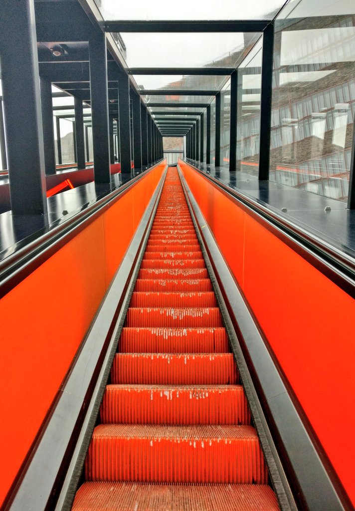MuedeDenker's tweet photo. Kurz vor der Heimreise nach #Darmstadt @MachtGeschichte noch einen kurzen Abstecher ins @ZOLLVEREIN Museum gemacht - und festgestellt, dass ich wiederkommen werde, um mir alles in Ruhe anzusehen. Ein wirklich toller Tagungsort der #kgd2019! #Danke für drei 🔝 Tage! 🤗 @kgd2019 https://t.co/qu0bdh6GmB