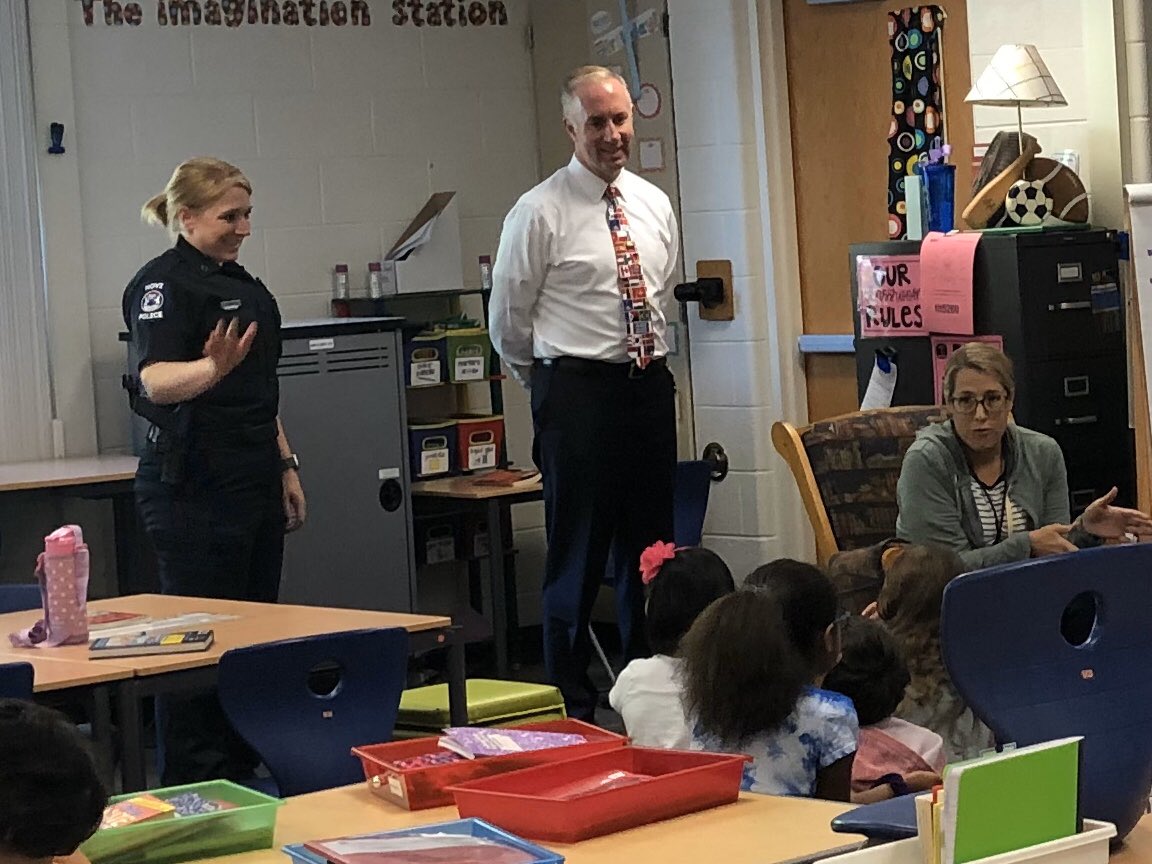 Great to see our <a href="/novipolice/">Novi Police Department</a> school liaison officer <a href="/JulieWarren0258/">Julie Warren</a> visiting <a href="/NoviWoods/">Novi Woods Elem.</a> today. Making positive connections. #NoviPride <a href="/ChiefMolloy/">David Molloy</a>