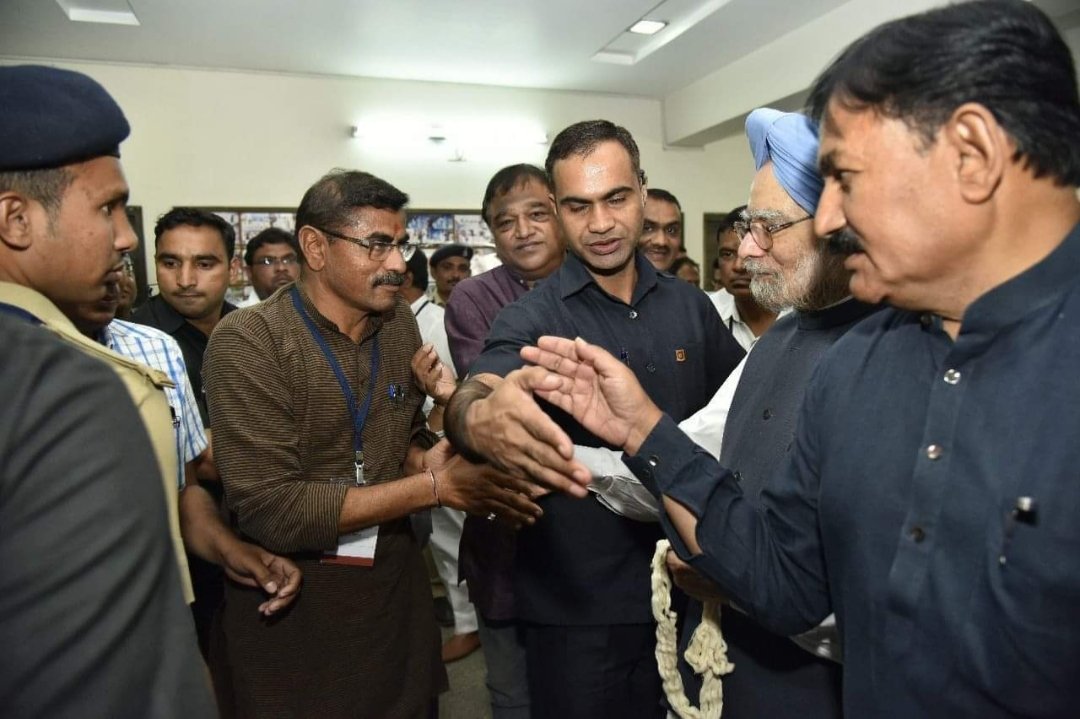 Wishing a very Happy Birthday to Former Prime Minister Dr Manmohan Singh Ji 