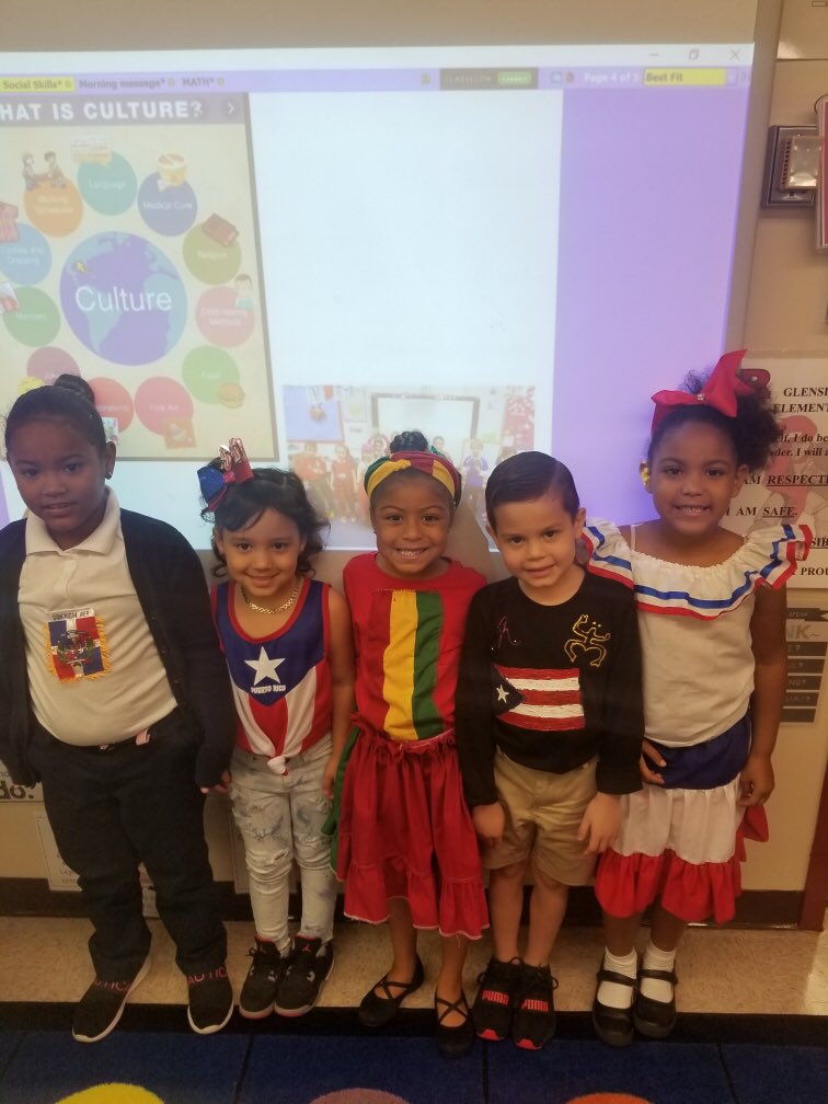 MrPhelpsRSD's tweet photo. Glenside Elementary celebrating Culture Day as part of a fun filled spirit week!! #rsdproud https://t.co/XvQA5ifQYS