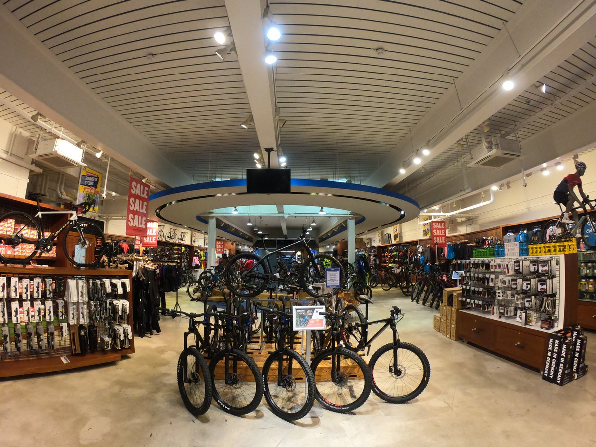 chain reaction cycles store