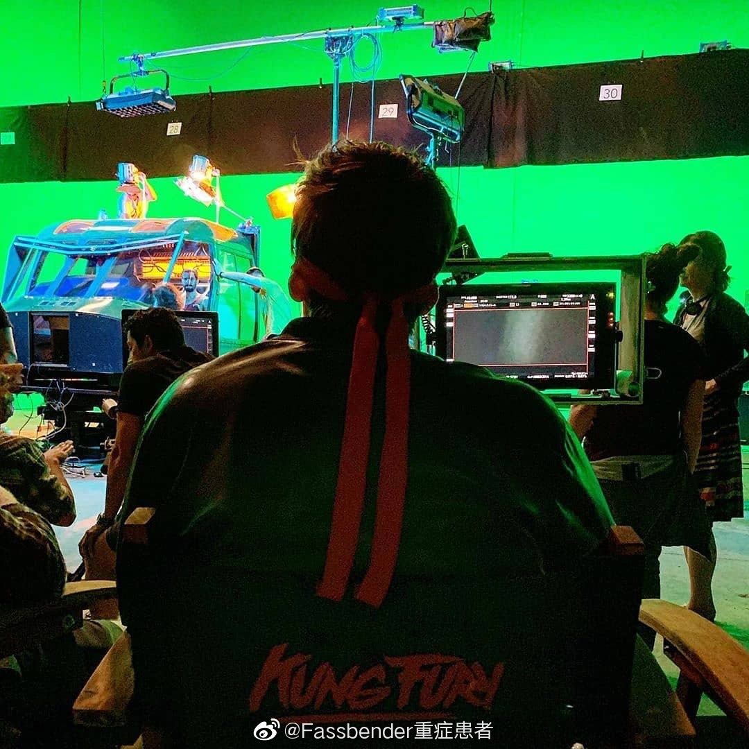 The cast and crew of 'Kung Fury 2'.  First images. 📸❤️ Michael I think is in the last row.  Black sweater with light design.#KungFury2
#MichaelFassbender #Love
(src:Fassbender重症患者)