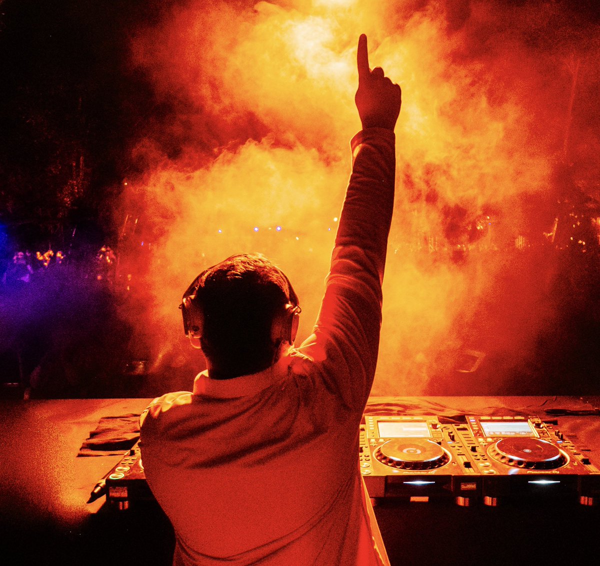 keeldmusic's tweet photo. When the fire start to burn... 🔥 https://t.co/JIJNBYzDdW
