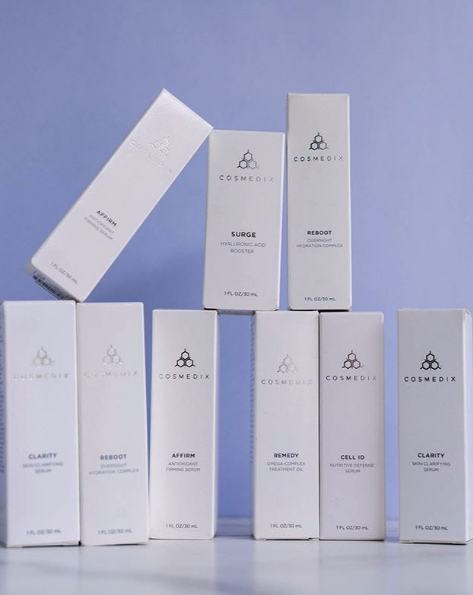 COSMEDIX's tweet photo. ✨GIVEAWAY✨Fall is here and it's time to switch up your regimen. To celebrate, we're giving away a CUSTOM FULL regimen valued at $600!
To Enter ✅ 
1. Favorite this post ⁠&amp; retweet it!
2. Follow us!
For an extra entry, comment a friend down below! 

Giveaway ends 10/1/2019 https://t.co/9b6WS9aAYu