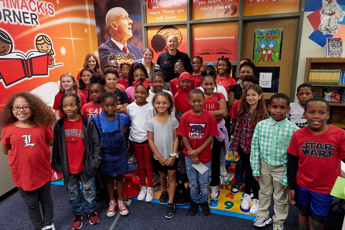 MackFamilyFDN's tweet photo. Yesterday we opened our 2nd #CoachMacksCorner in Louisville at Martin Luther King Elementary - donating over 600 books! Since 2017, the #MackFamilyFoundation has been able to donate over 3,600 books to impact thousands of students across 7 different local elementary schools. ππ https://t.co/yk0f9utbbz