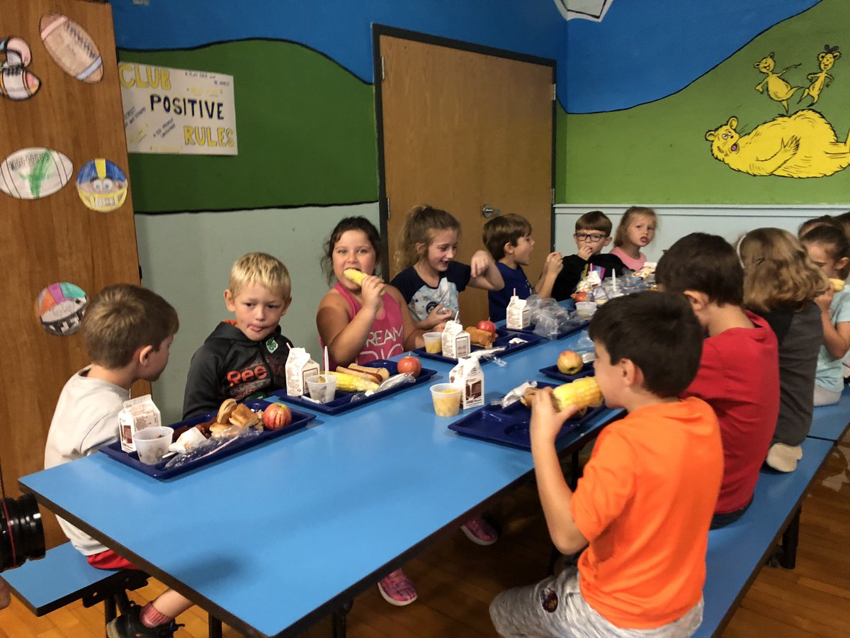 It’s always a good day when we get to visit a #FarmtoSchool event! We’re at Tioga CSD for their fall harvest festival and #NYThursday. On the menu, local apples and corn! 🍎🌽 #NYFood4NYKids