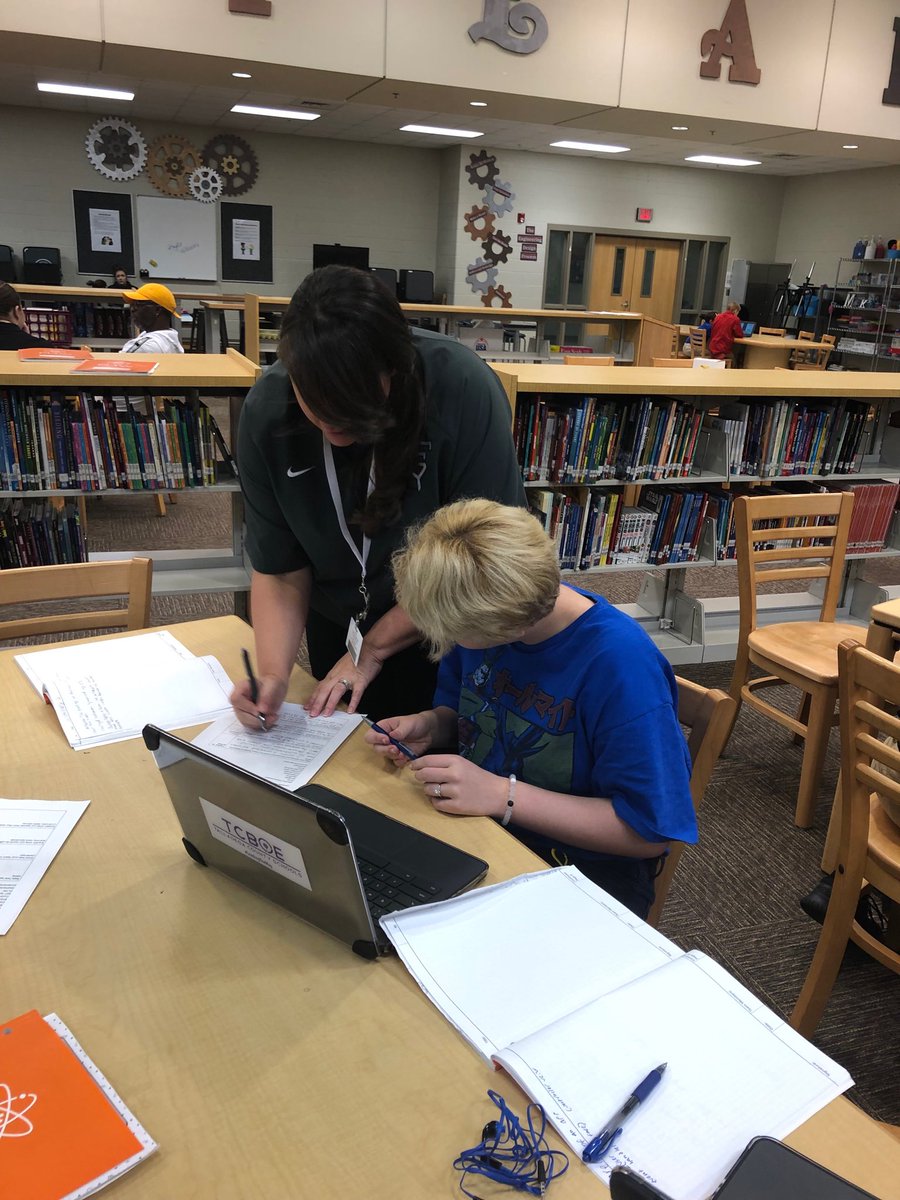 apressley2's tweet photo. MMS App Creators reflect on their learning using content vocabulary in context. The debrief focuses on their learning process including collaboration, communication and computational thinking. 
 #MrsThornton_leading_the_ way #empoweredMMS ⁦@TCBOE⁩ ⁦@MunfordMiddleAL⁩ https://t.co/zF8nncIESq
