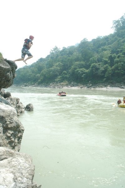 dannycleaton's tweet image. #ThrowbackThur 11 years since we went rafting down the Ganges at the foothills of the Himalayas in India 🇮🇳 #Bucketlist ✅