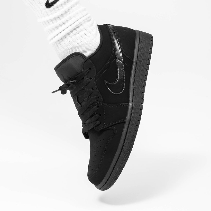 nike air jordan 1 retro low triple black