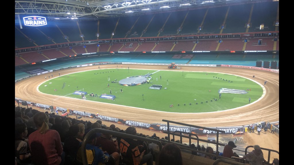 GazRef's tweet photo. @SpeedwayGP @adrianflux #British SGP https://t.co/9AtPeBnh3F
