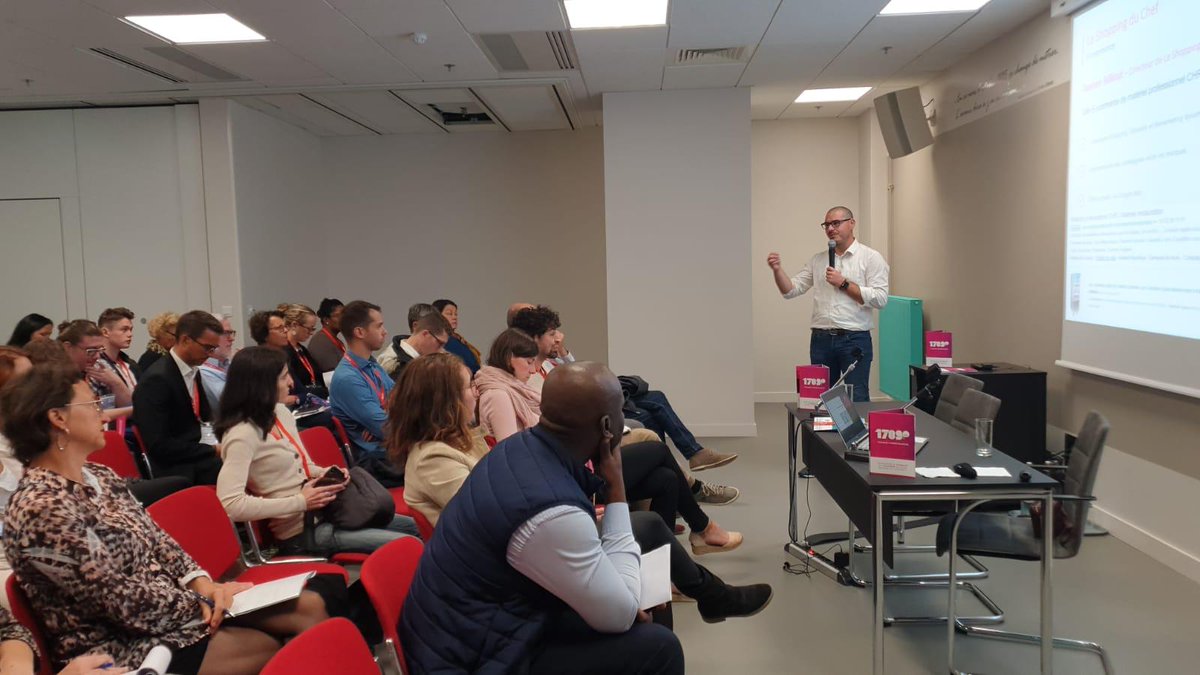 1789_fr's tweet photo. Christelle Paty, notre consultante en communication digitale et Bastien Billiout, fondateur de @shoppingduchef, animaient ce matin une conférence lors du @cea49 ! #cea49 #meetinangers https://t.co/9jvlBXV6xt