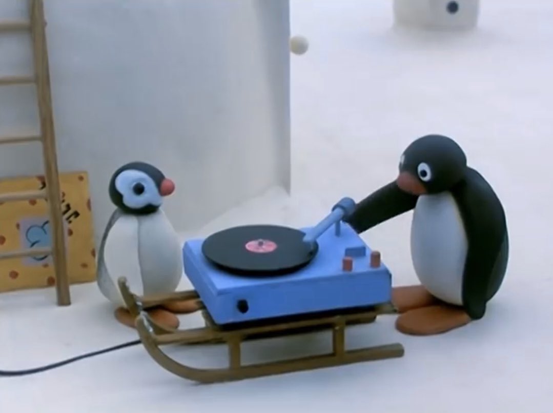 こいつ 動くぞ ぬいぐるみの概念が革新される ターンテーブル のぬいぐるみがモフモフで可愛すぎた Togetter