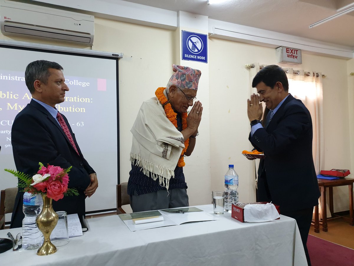 NASC_Nepal's tweet photo. Executive Director Mr. Punya Prasad Neupane felicitates former Executive Director Mr. Goraksha Bahadur Nhuche Pradhan and former Chief Secretary Mr. Damodar Gautam during NASC Discussion Series- 63. Senior Director Mr. Bishnu Prasad Lamsal moderated the session. https://t.co/vBWIc7DrKU