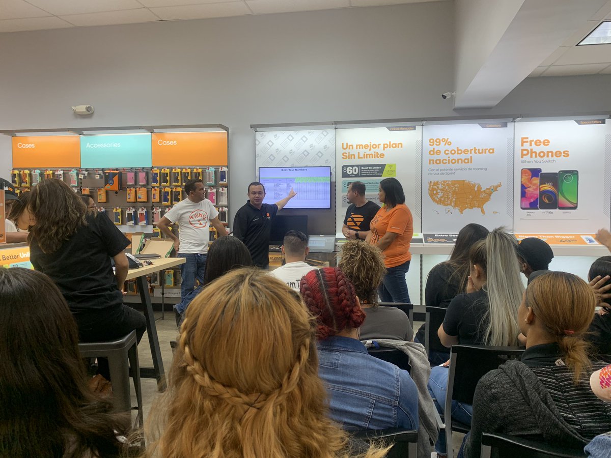 AlbaVasquez94's tweet photo. Last night’s training was amazing! It’s always great having the entire team together! #BoostStrong #BoostNation 💪🙌 @Team_TuVoz @shawnatspg @JerseyJoe_Boost @SPGMikeNJ @JazzieMinMin @alexhyperlink @ipyong25 https://t.co/L7UL8iY5pJ