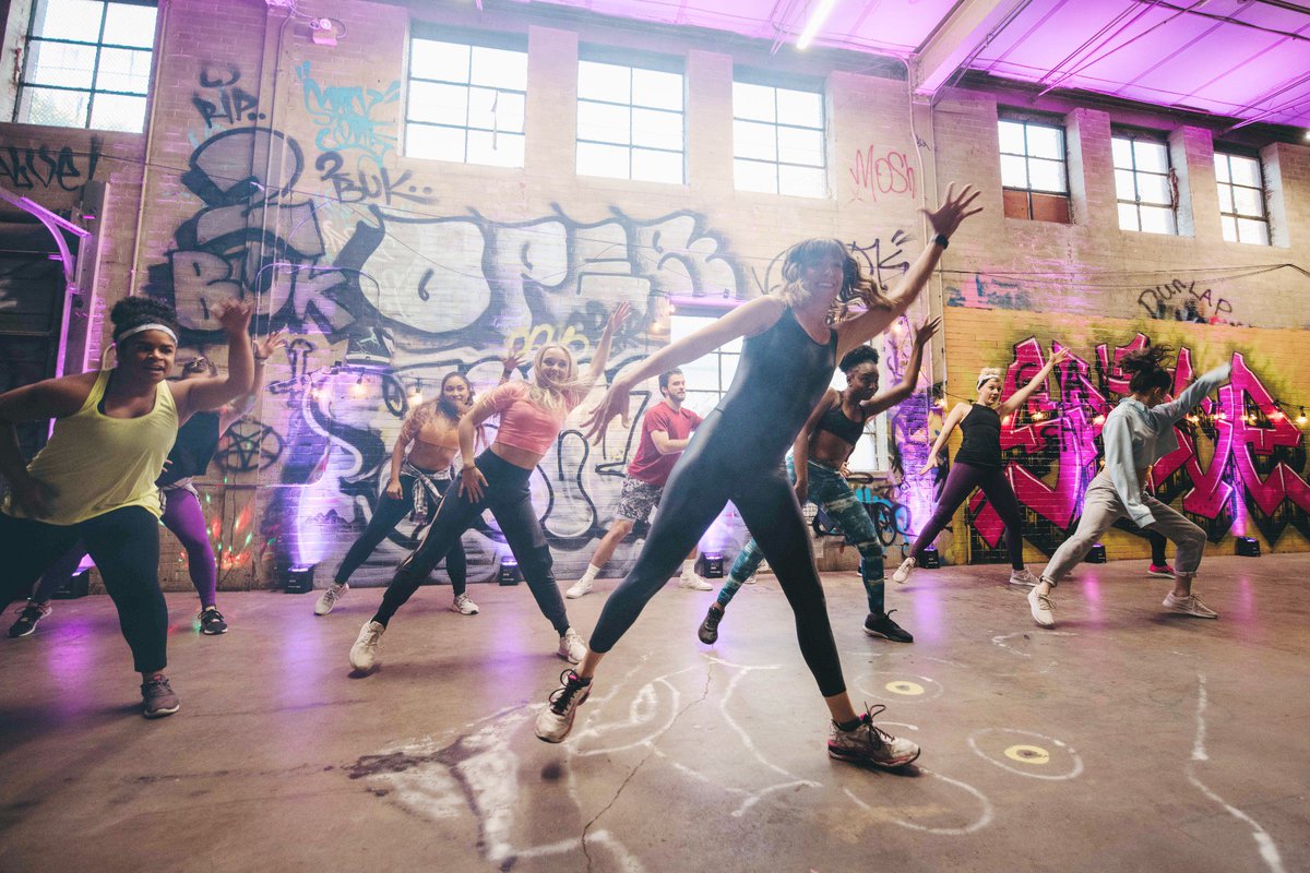 PilatesBB's tweet photo. We're usually a barefoot bunch here at PBB, but this Wednesday, October 2, put on your dancing sneakers and hop into a pop-up party with Dance Factory Fitness!

Shake it from 6-6:30pm or 6:45-7:15.
Sign up here 👉https://t.co/ZQV0Xd08Ke https://t.co/eiZPv0RKDb