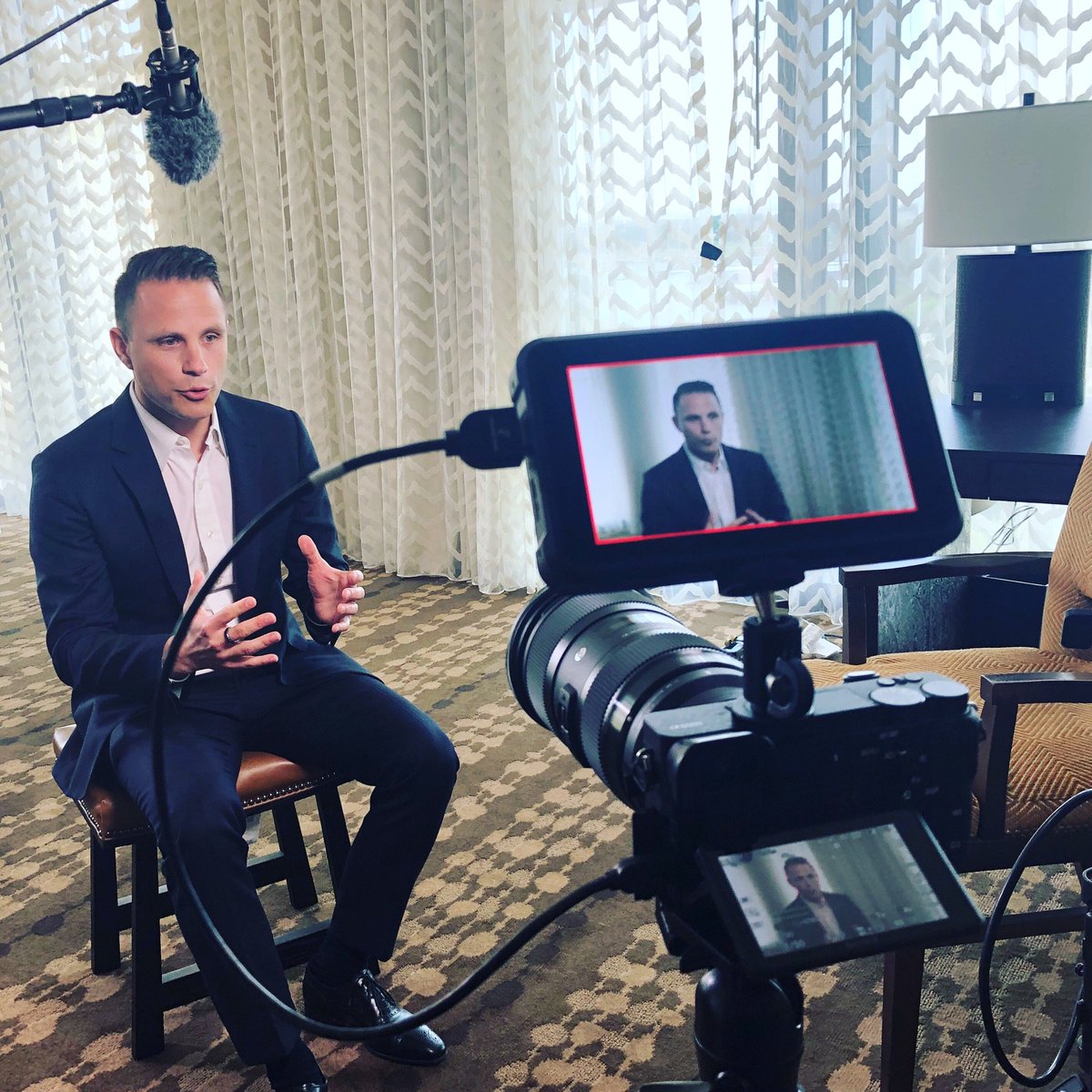 Large-scale meetings and events typically bring together people from around the globe - employees, partners, and most importantly, customers.  

Why not take the opportunity to sit them down in front of a camera and capture a compelling testimonial? 
🎥🎬 #justdoit