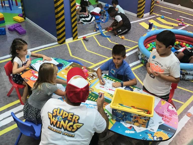 Nuestra #ludoteca de #SuperWings en <a href="/CCLaGavia/">La Gavia</a> tiene ya más de 2000 socios 😍🎉
Y tú, ¿todavía no has venido a conocerla? 😃