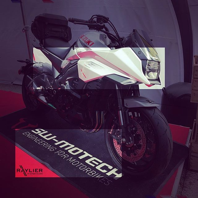 Raylierofficial's tweet photo. Admirez cette beauté présente au bol_dor sur le stand swmotechfr 😍😍
suzukimotofrance vous nous en prêtez une quand vous voulez 😎✌🏼
Vous êtes fans ?
.
.
#katana #suzukikatana #gorgeous #neoretro #bikers #moto #motorcycle #bikelife #blousonraylier #raylier https://www.instagram. https://t.co/lzU7iWGKxW