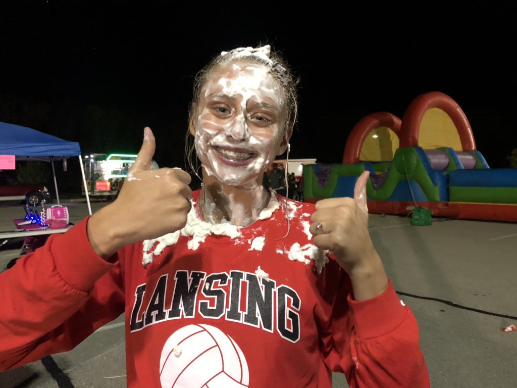 Does somebody need a hug? Looking for Mom, she needs a whip cream hug! LHS Extravaganza 2019 #ProudofthePride