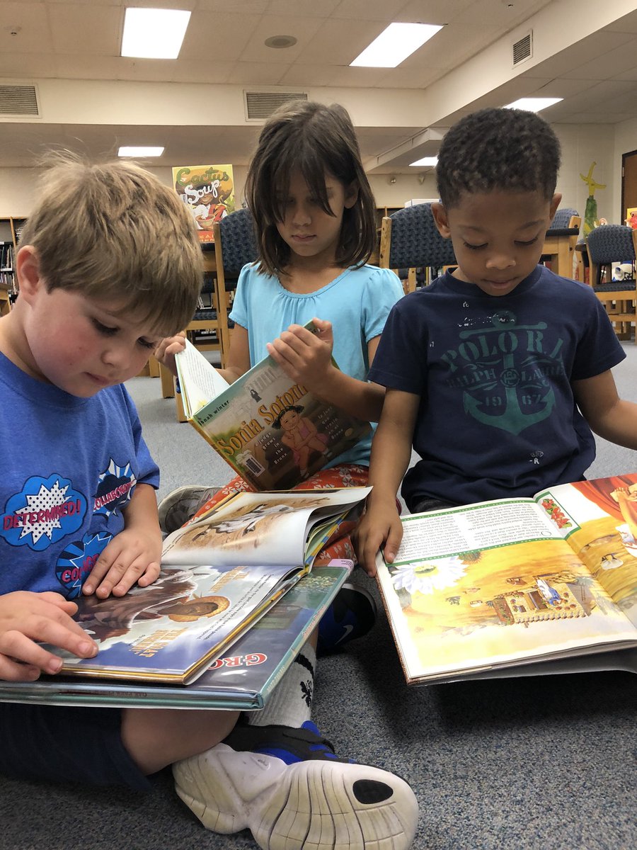 So many great books and artifacts to celebrate Hispanic Heritage Week! #oakpark97 #libraries97 #whittierschool97