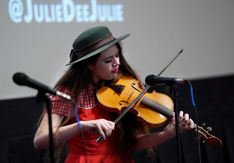 CinemaBandwagon's tweet photo. Thanks to all those folks who joined us for the fantastic #LostWeekendXI award winning documentary, FIDDLIN' at the @alamowinchester and to Martha Spencer for the music! What a great night at the movies supporting Virginia cinema! #GalaxFiddleFestival https://t.co/zJo1rlcXWU