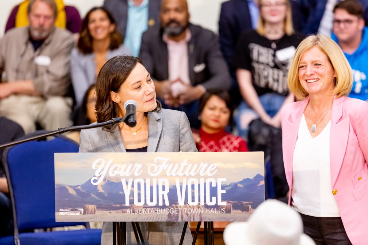 RachelNotley's tweet photo. While Jason Kenney races off to Ontario to stump for Andrew Scheer, my colleagues and I gathered with hundreds of Calgarians to talk about their priorities. It's called consultation, Premier. #ableg #abpoli #yyc https://t.co/8HkugO5VG0