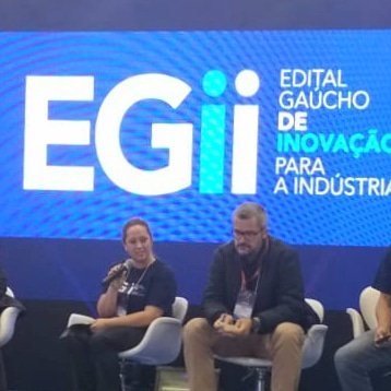 kelly tweet media