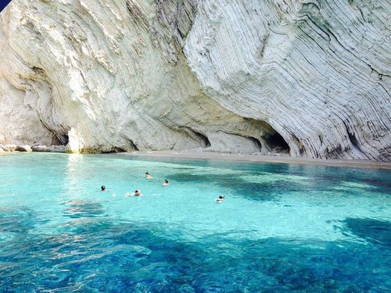 akritasnews's tweet photo. Clear and turquoise waters at #Atokos islet close to #Ithaca island in the Ionian sea, #Greece gives you always the best memories! #travelphotography #vacation #holiday #Grecia #Griechenland https://t.co/Az4HtRYLbS