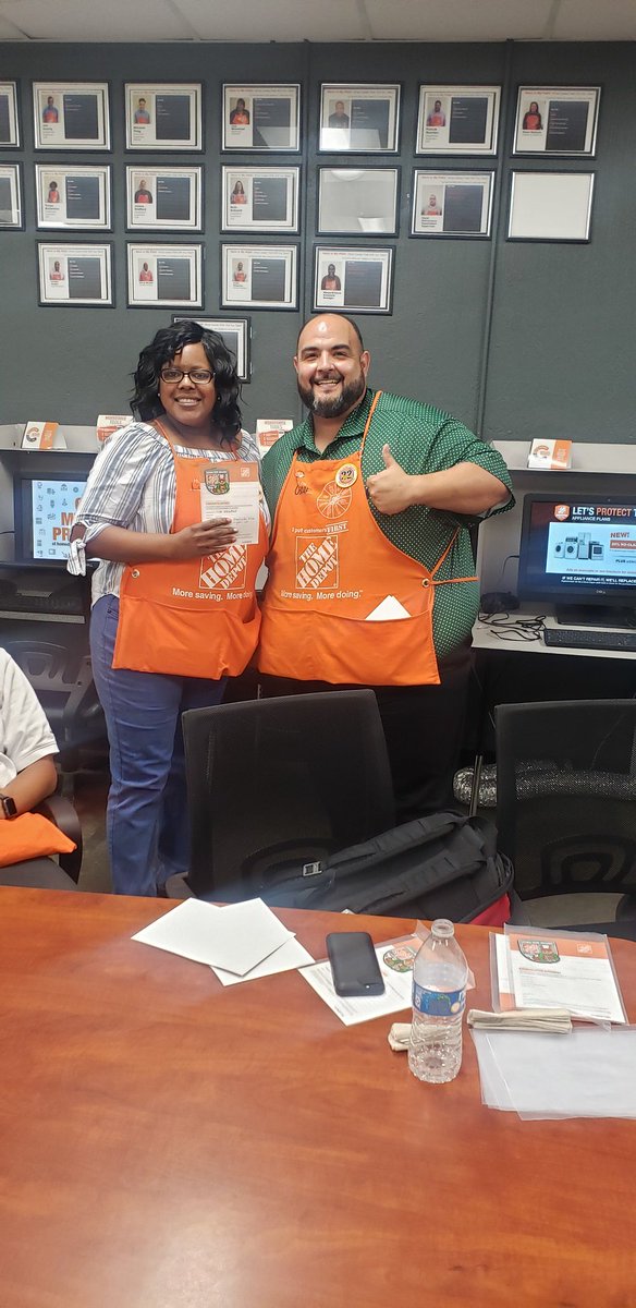 JordanJasper_11's tweet photo. We @THD_6503 had our Meet and Greet with @Oscar86604735 

Enjoyed sharing our business with you Sir! We look forward to Growing 6503 and D90! https://t.co/op646uo5aS