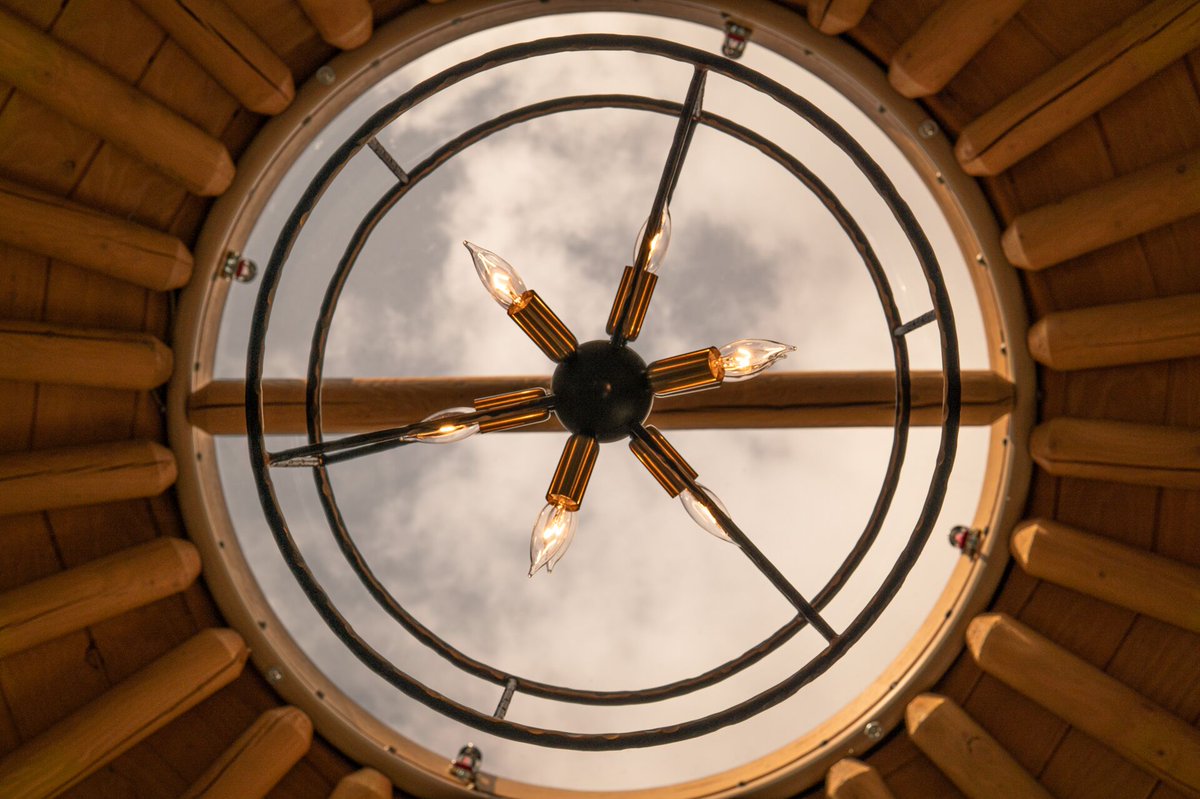 Lighting is everything 💡🙌🏽 📷: Peter Zuniga
#freedomyurtcabins #14wall #yurtcabin #yurt #offthegrid #getoutside #adventure #wanderlust #offthegrid #tinyhouse #cabin #glamping  The Reserve at GreenLeaf