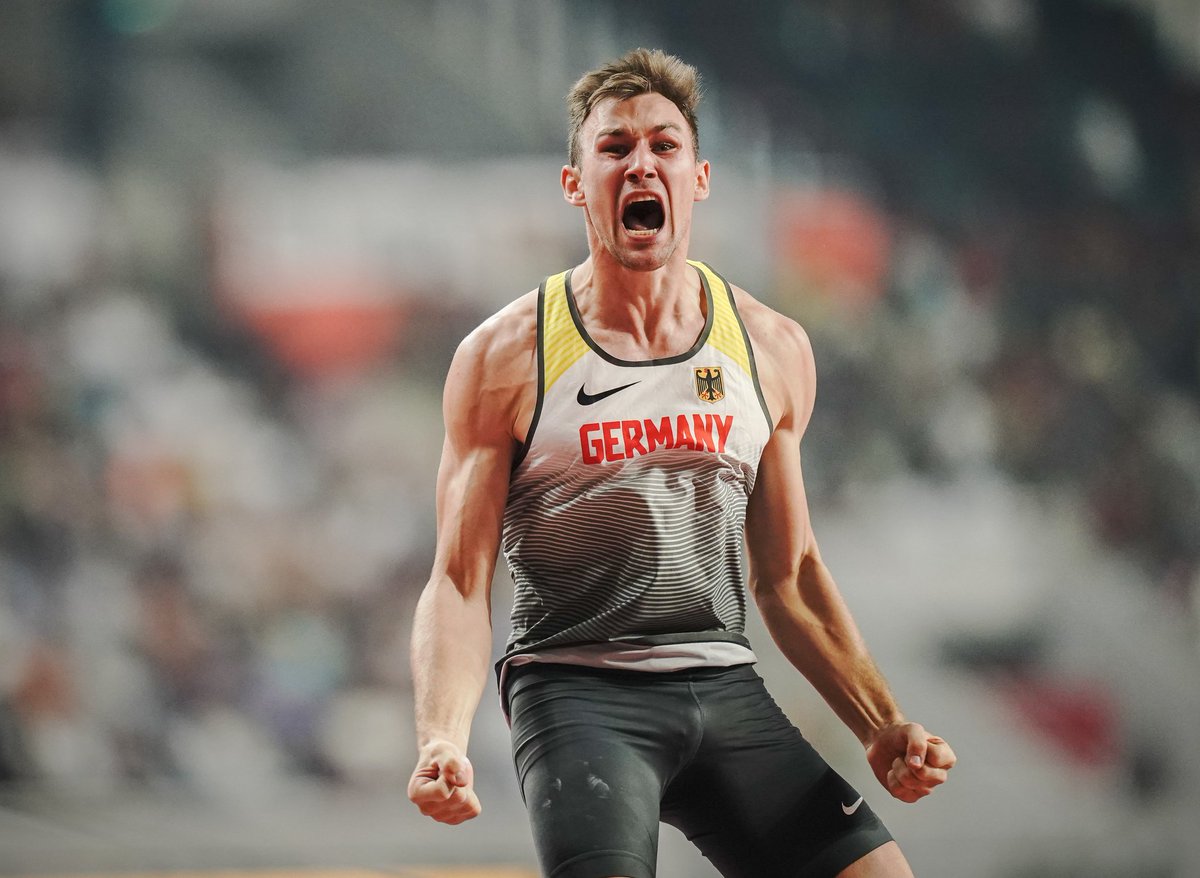TeamD's tweet photo. 🥇GOOOLD für Zehnkämpfer N. #Kaul! 🥇 Am zweiten Wettkampftag katapultiert sich der WM-Rookie, unter anderem mit einer überragenden Speerwurf-Weite, von Platz elf auf Platz eins! Bockstark. Respekt. Wahnsinn! 😍😍😍
___
#TeamDeutschland #WirfuerD #Zehnkampf #Doha2019 @dlv_online https://t.co/7K8ahkMIaW