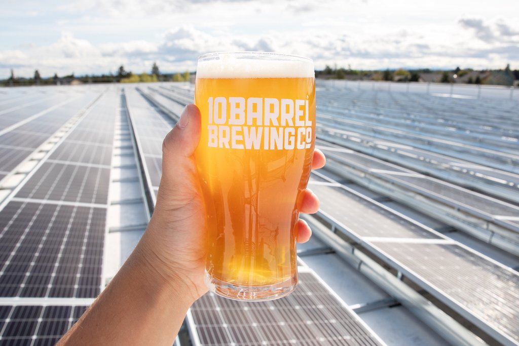 10BarrelBrewing's tweet photo. Today is the last construction day for our new solar array! We'll fire up these 1,026 panels next week &amp; eventually, they will produce 500,000+ kwh each year of sun-powered electricity. 🙌🌞🍻
Special thanks to PCI, @Elementalsolar, &amp; @forefrontpower for making this happen! https://t.co/07YAxmzMcI