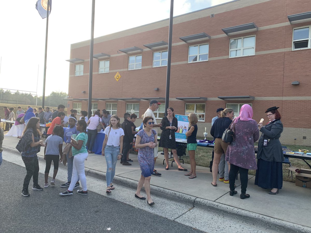 emkells's tweet image. Back to School Night @GlasgowMS @GlasgowSS_FCPS #communityresourcefair