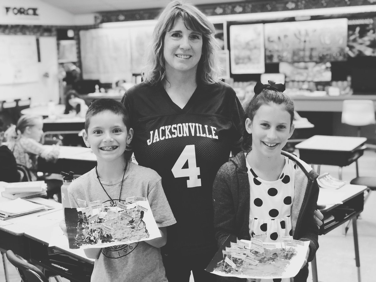 MSD549C's tweet photo. The Medford School District community is amazing! Weβd like to continue our congratulations by announcing that Anna Meunier has been named Elementary Teacher of the Year by the Oregon Council of Social Studies! π Congrats, Anna! ππΌππΌ #ProudToBeMSD @OregonCSS https://t.co/NKOWO7UZVx