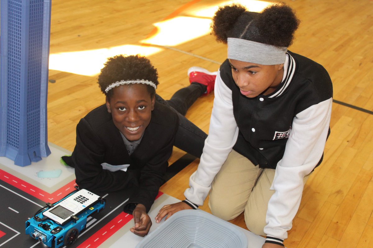 MrsJordanSMS's tweet photo. Some of our @mnps_i3stem students at the @TXInstruments event! We have some great drivers already.... with coding😉 @MNPS_STEAM @magnet_stem @MetroSchools @jantheteach @JberrySTEAMSci @DrJLWhitlock https://t.co/GUo6qHL4fb