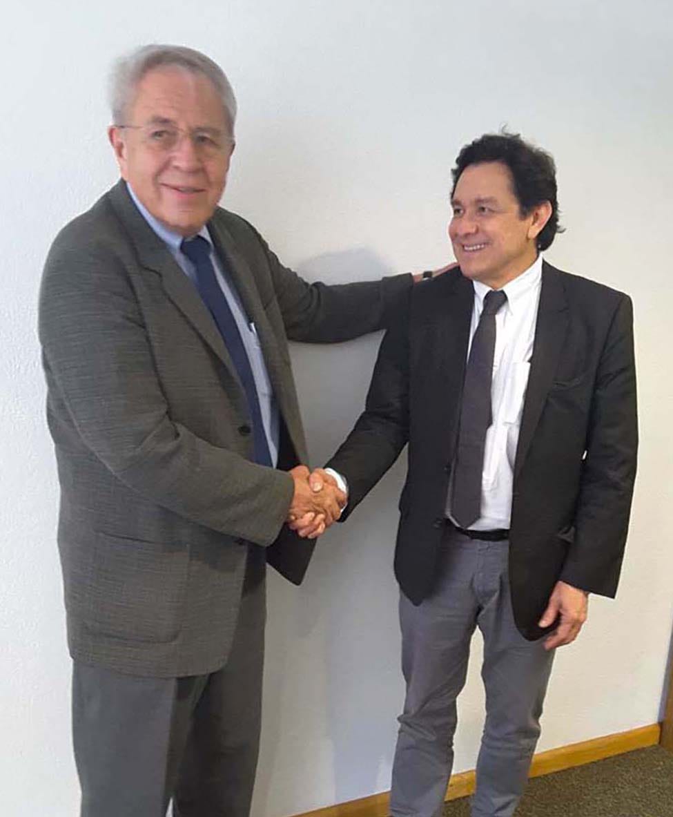 SSalud_mx's tweet photo. El Secretario de Salud, Dr. Jorge Alcocer Varela, nombró al Dr. Gustavo Reyes Terán como Titular de la Comisión Coordinadora de Institutos Nacionales de Salud y Hospitales de Alta Especialidad #CCINSHAE https://t.co/7J4j3vDqZn