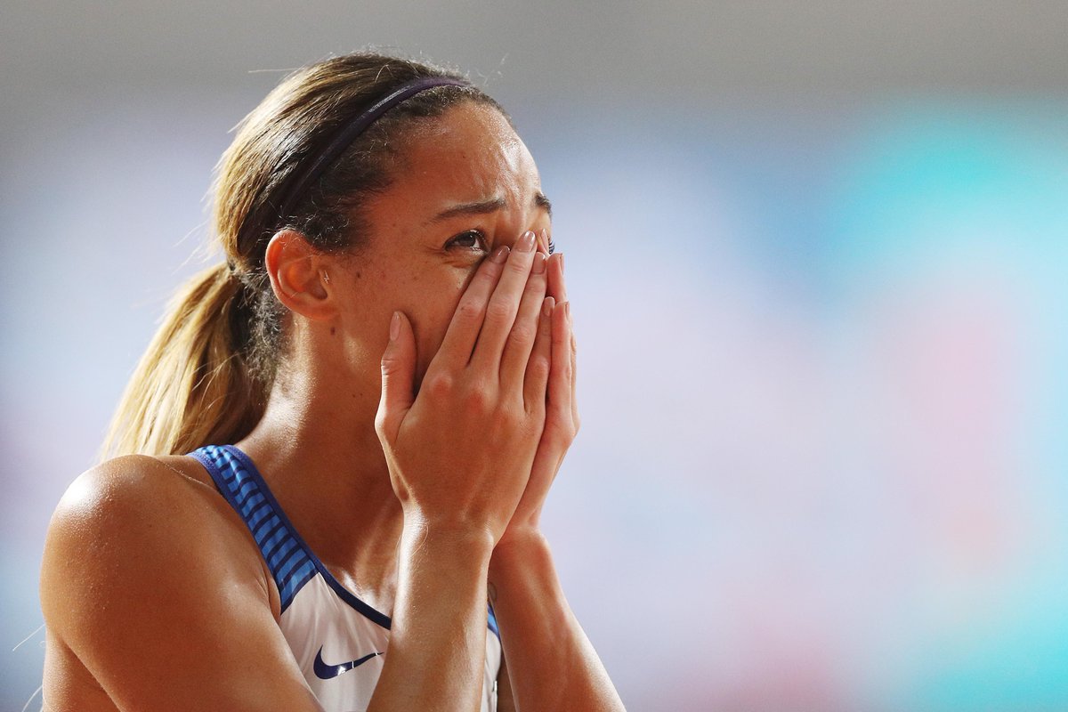 TeamGB's tweet photo. ✨ She stormed to heptathlon victory with a new British record of 6981 points 🇬🇧

A stunning second day from @JohnsonThompson sealed her first world title with the biggest margin of victory in 32 years 🤩

#WorldAthleticsChamps https://t.co/bSujB1pkDG