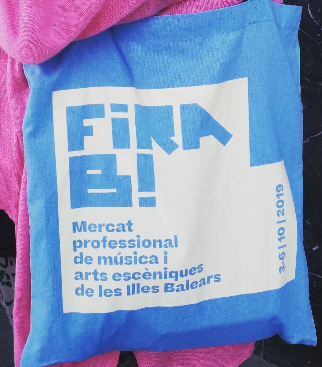 PerLaLlibertat's tweet photo. 5è any de @firabpro Quin gust veure com any a any es va consolidant. Enguany com a regidora de Cultura d'Andratx per poder veure propostes per programar al poble. Gaudiu de la #Cultura! #FiraB Avui amb dues bones propostes de teatre #ElsAltres #Amarg Bona Fira! https://t.co/4LWdvrzucv