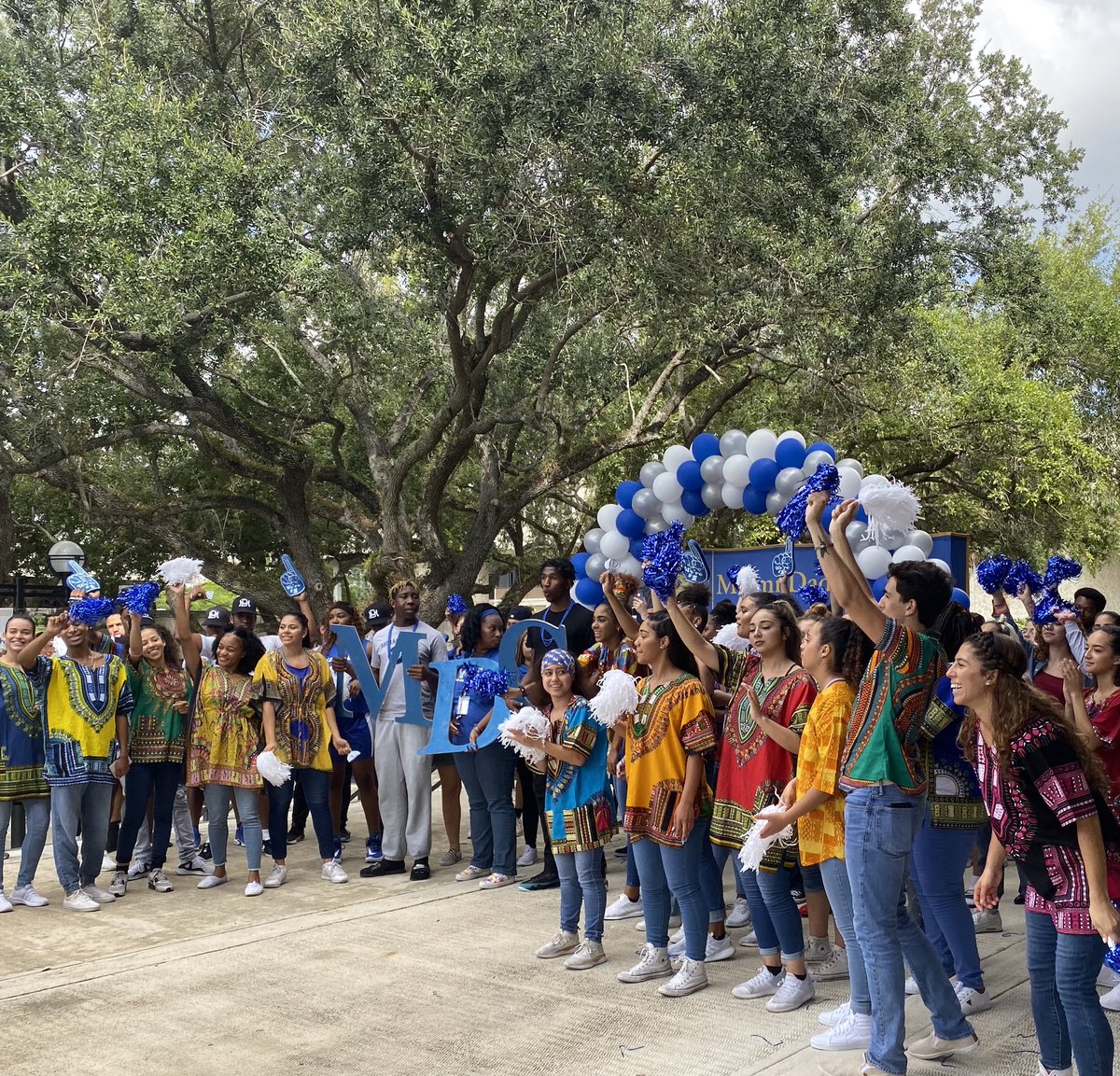 MDCollege's tweet photo. Way to show your MDC Pride, Sharks! π¦ Thanks to all who made it out today for @nbc6 College Week! ππ
#BeMDC #NBC6CollegeWeek #highered #Miami https://t.co/f1LMDPJ3L5